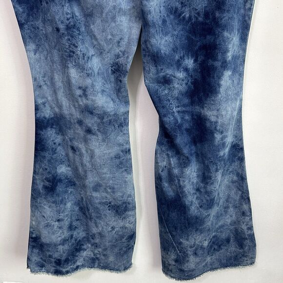 Cato Super Hi Rise Pull On Jeans 16 W Plus Flare Leg Blue Tie Dye Raw Hem NEW - Picture 6 of 8